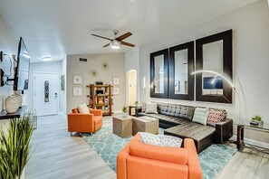 Smart-TV, peis og bøker