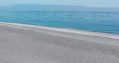 Brezza Marina - Holiday home facing the sea