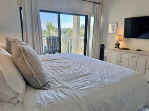 2 bedrooms, desk, free WiFi, bed sheets