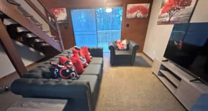 Cozy Convenient City Cabin 3