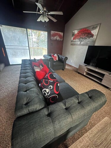 Cozy Convenient City Cabin 3