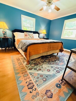 3 عدّة غرف نوم وواي فاي وملاءات أسرّة