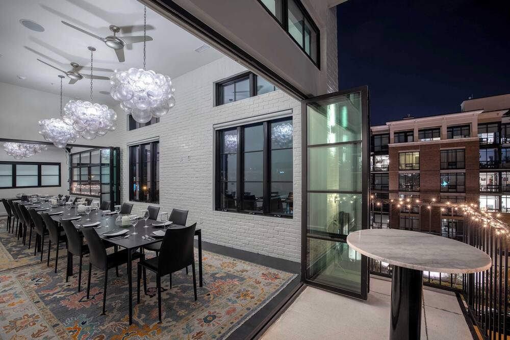 121 Hotel Floor 1 Buyout by Avantstay Entire First Floor Buyout of 121 Hotel! Sleeps 16