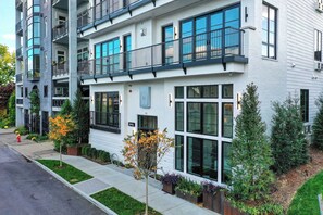 Studio (4 Bedrooms) | Interior - 121 Hotel Floor 1 Buyout by Avantstay Entire First Floor Buyout of 121 Hotel! Sleeps 16 (Nashville)