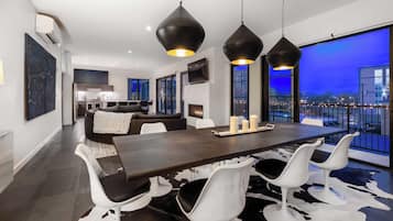 Studio (6 Bedrooms) | Sisätilat