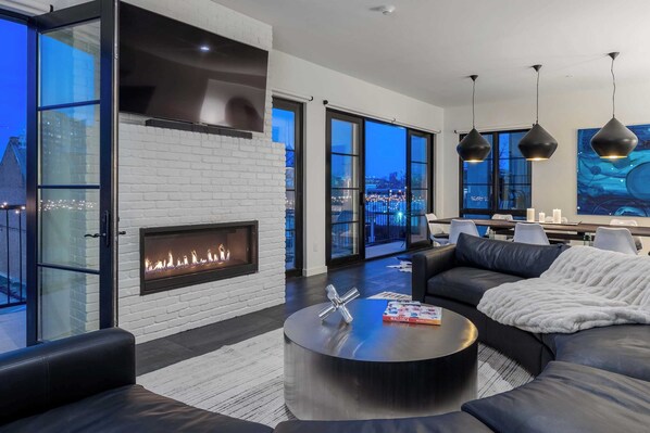 Studio (6 Bedrooms) | Interior - 121 Hotel Floor 2 Buyout by Avantstay Entire Second Floor Buyout of 121 Hotel! Sleeps 18 (Nashville)