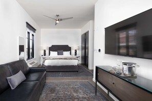 Talo (Multiple Bedrooms) | Sisätilat