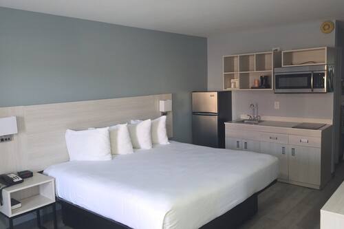 Room, 1 King Bed, Non Smoking
