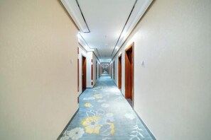 Interior - Junyue Baihe Theme Hotel (Karamay)
