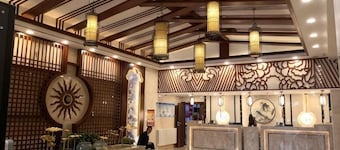 Junyue Baihe Theme Hotel