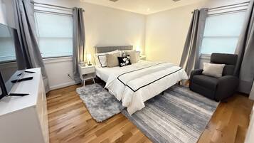 4 bedrooms, desk, free WiFi