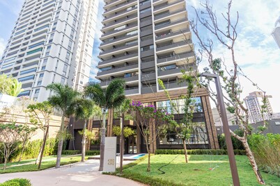 Charlie  Lumiere Klabin