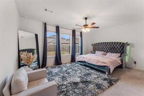 3 bedrooms, desk, iron/ironing board, WiFi