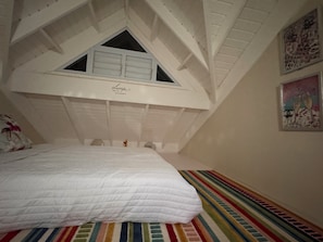 4 quartos, ferros/tábuas de passar roupa, Wi-Fi, roupa de cama