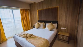 Double or Twin Room | Desk, laptop workspace, free WiFi