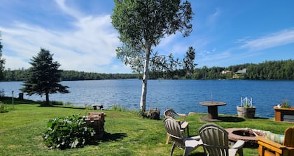 Lakefront Ensuite Retreat / Full Kitchen, Private Entry, & Lake Access