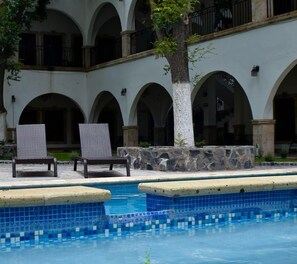 Outdoor pool - Los Viñedos Gran Hotel (Parras de la Fuente)