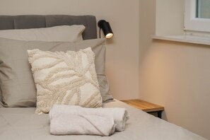 2 bedrooms, WiFi, bed sheets