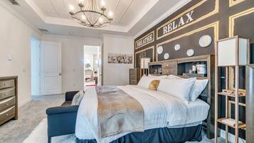 7 bedrooms, desk, iron/ironing board, travel crib