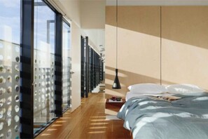 2 bedrooms, desk, WiFi