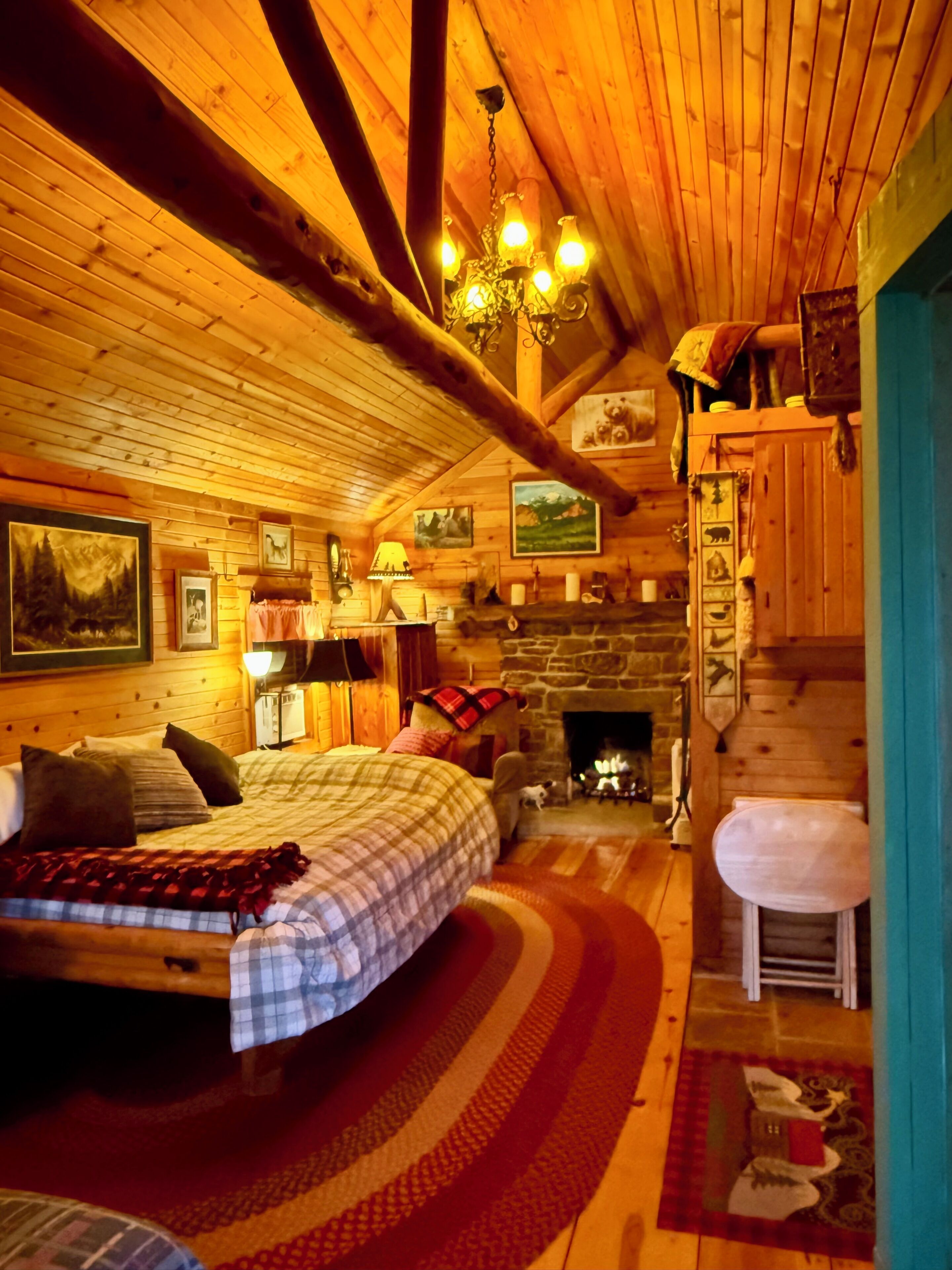 1 bedroom, desk, travel cot, free WiFi