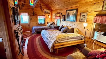 1 bedroom, desk, travel cot, free WiFi
