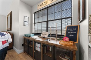 Interior - Charming 2-bedroom condo right behind SDC (Branson)