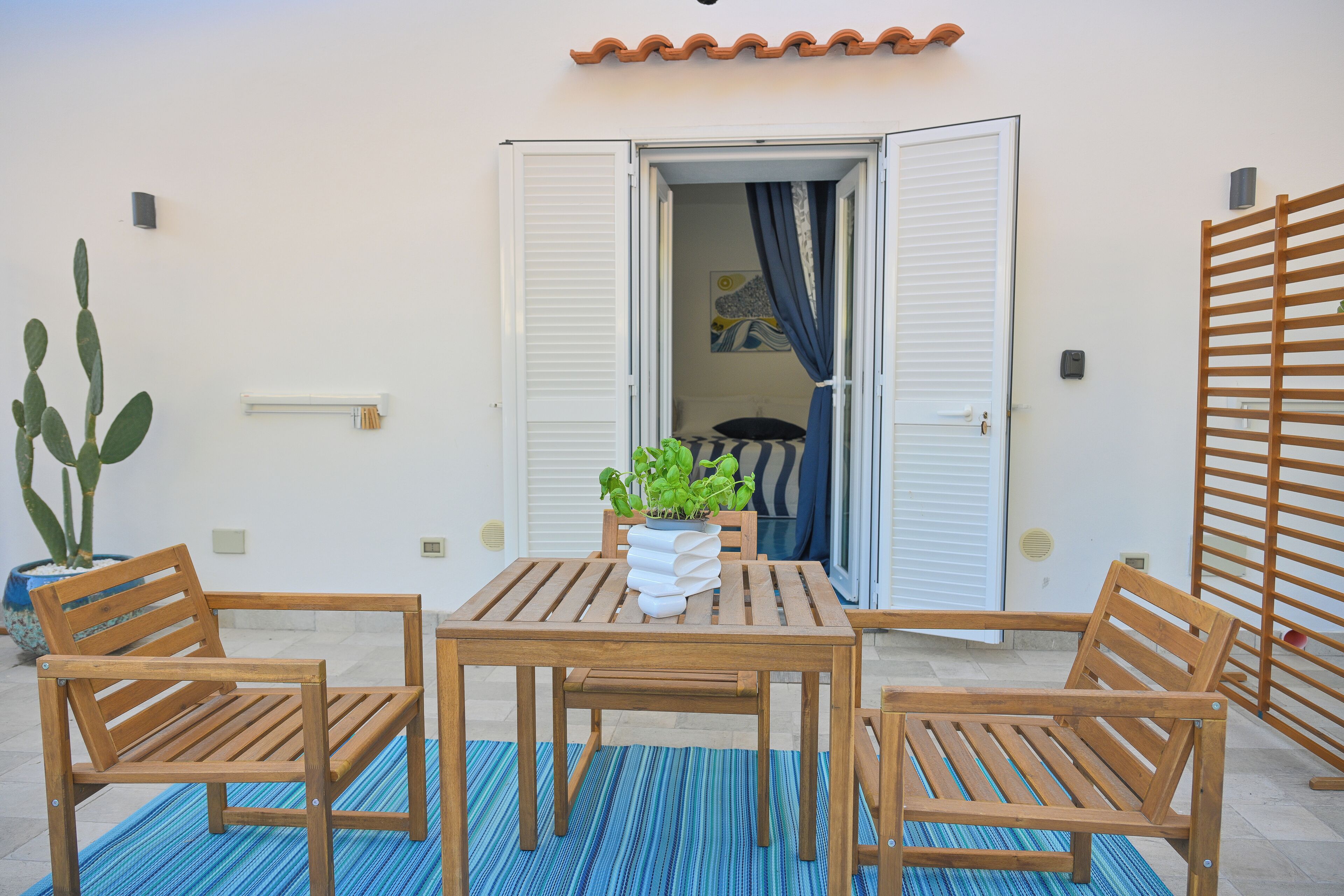 Comfort Room | Exterior