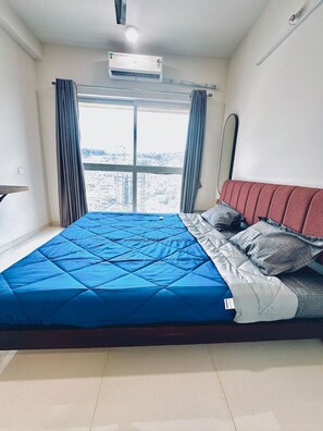 2 室のベッドルーム、デスク、アイロン / アイロン台、WiFi (無料)