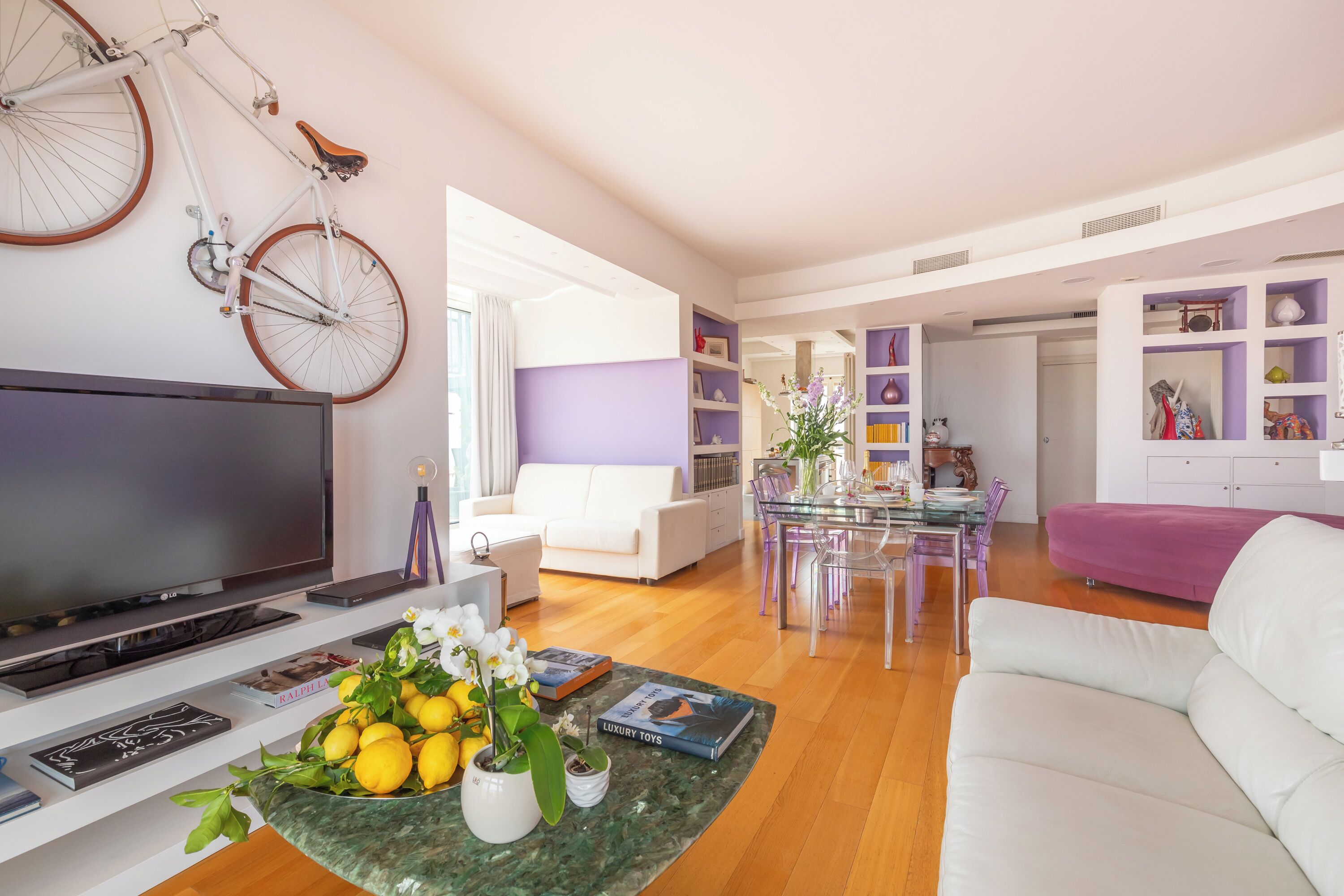 Exclusive Penthouse, Sea View | Living area | 32-inch flat-screen TV with digital channels, LCD TV