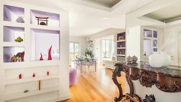Exclusive Penthouse, Sea View | Living area