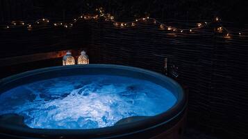 室外 SPA 浴池