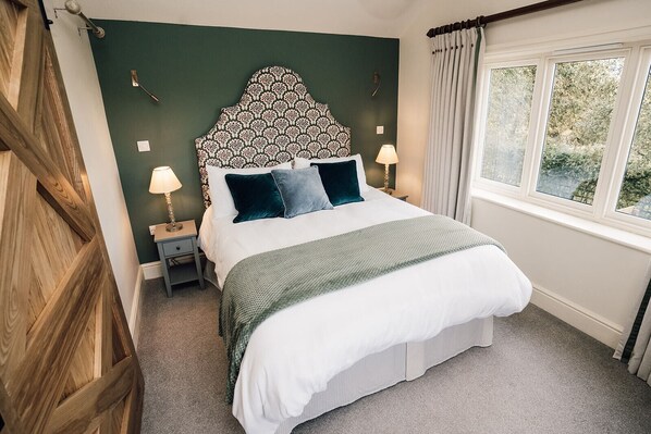 1 bedroom, iron/ironing board, travel cot, free WiFi