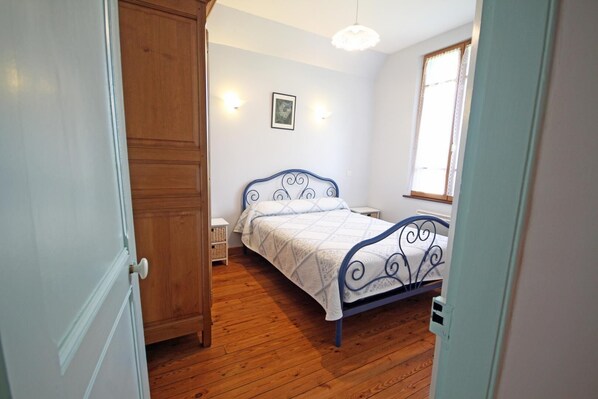 3 chambres, lit de bébé portatif, accès au Wi-Fi (inclus)