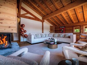 Télévision, cheminée