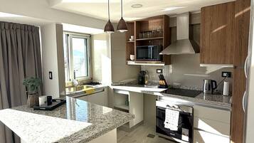 Micro-ondes, four, plaque de cuisson