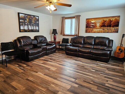 NFL Draft, Charming 3-bedrooms 2 full bathrooms 10 miles to Lambeau