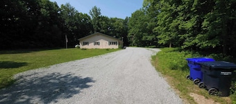 NFL Draft, Charming 3-bedrooms 2 full bathrooms 10 miles to Lambeau