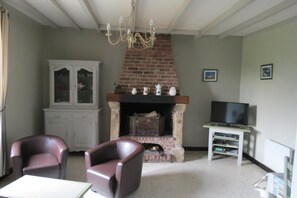 TV, fireplace, DVD player, table tennis