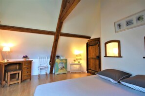 3 bedrooms, travel crib, free WiFi