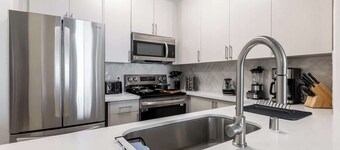 Cozy 2BR Escape in MarinaDelRey!Free Parking&Pool