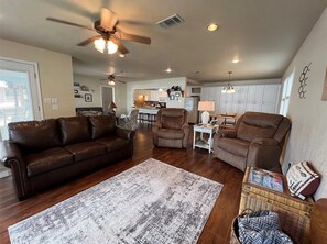 Living area - Porch, Paddle & Stay on PK - East side close to Rocker B Ranch (Graford)