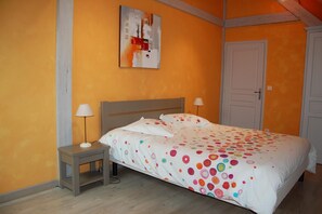 3 habitaciones, cuna de viaje y wifi gratis
