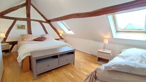 1 bedroom, travel cot, free WiFi