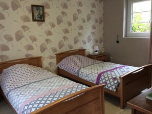 2 Schlafzimmer, Reisekinderbett, kostenloses WLAN