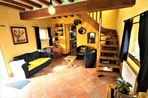 TV - Gîtes de France® - Le Lièvre au Gîte (BAILLEUL NEUVILLE)