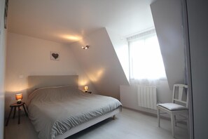 4 bedrooms, travel cot, free WiFi