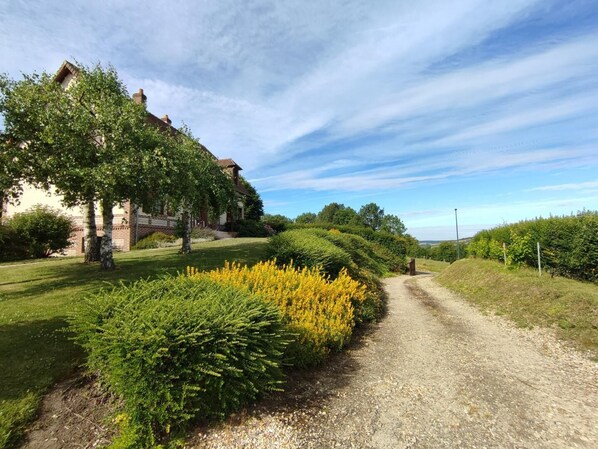 Property grounds - Gîtes de France® - Les Bosquets (NOLLEVAL)