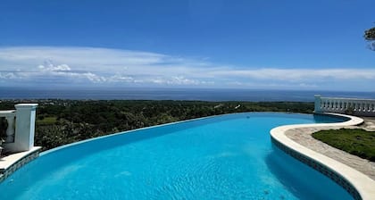 Ocean view 1-bedroom house with AC, WiFi, and pool access in awesome Cabrera