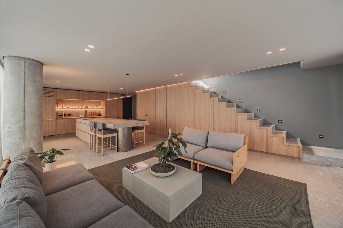 Ropa de cama de alta calidad, cubrecamas y minibar